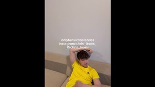 ITALIAN ????????TWINK JERKS OFF WATCHING PORN