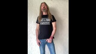 Longhairdude in debut JFF vid - Spray On Petite Jeans, Sex belt, JFF tshirt
