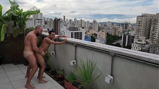 BULKY DOMINATOR FILLS SUBMISSIVE BUTT WITH SPUNK.